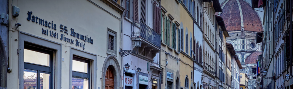 SS. Annunziata 1561, la farmacia nella via di Firenze verso il Duomo